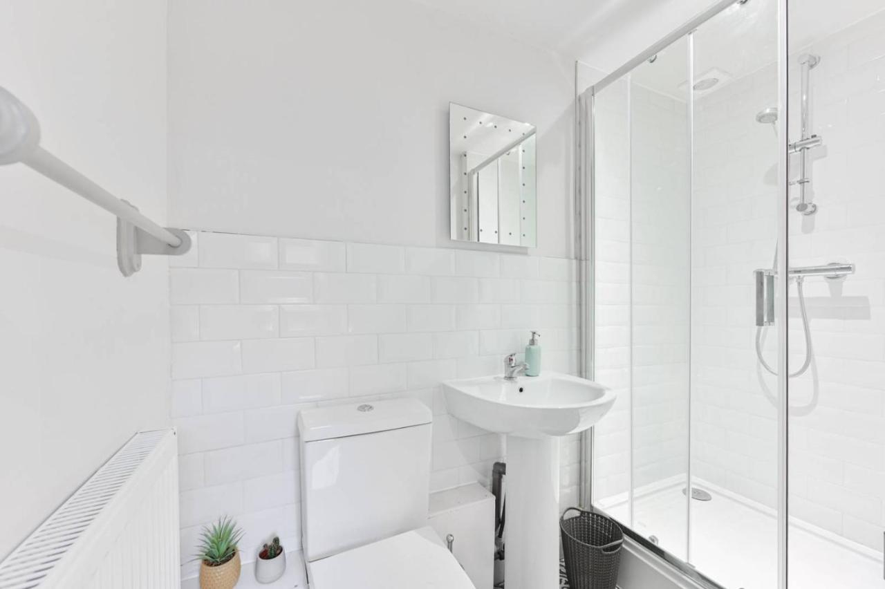 Stylish 2 Bed Garden Flat In Zone 1 Central Apartment