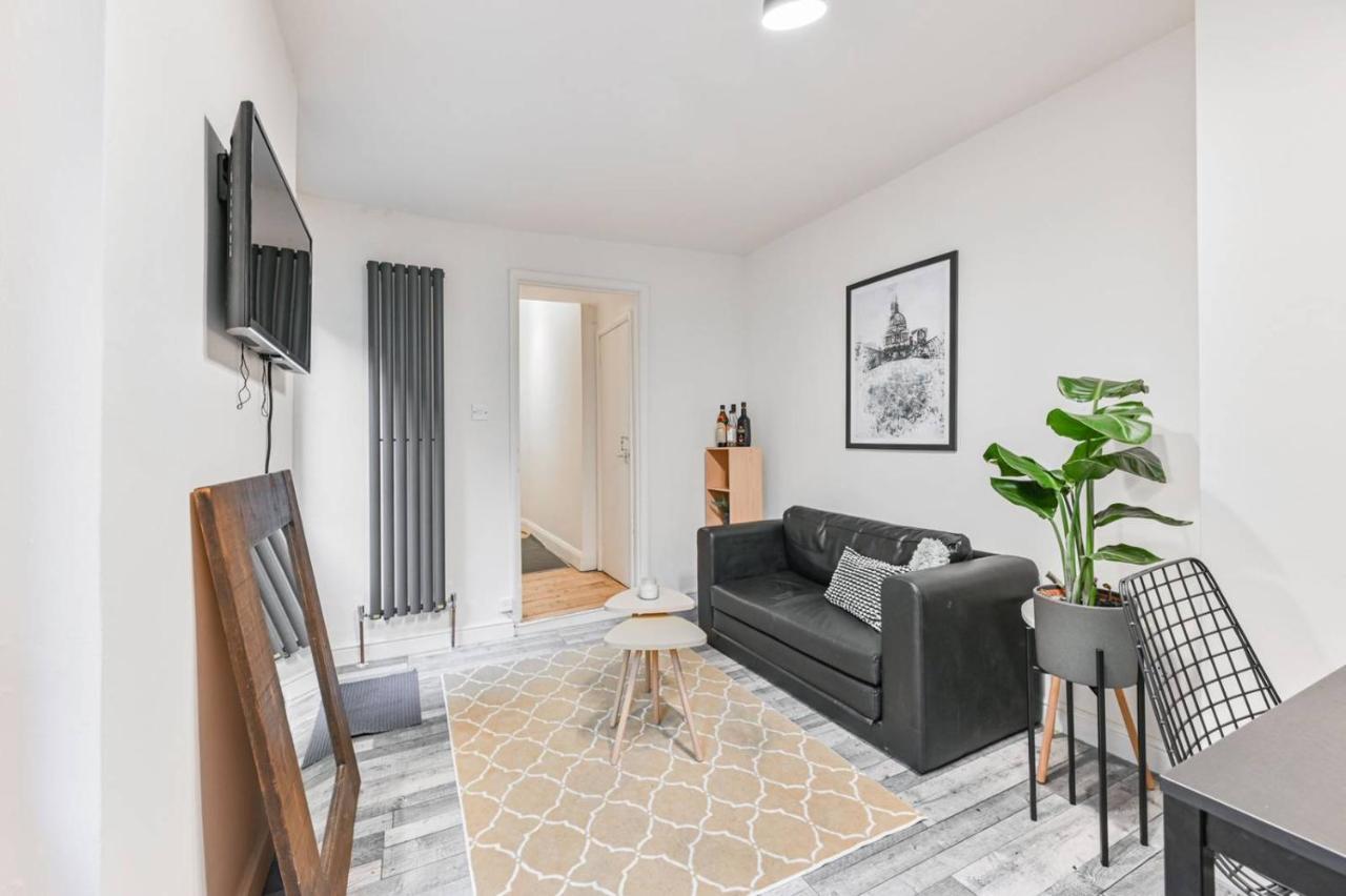 Stylish 2 Bed Garden Flat In Zone 1 Central *