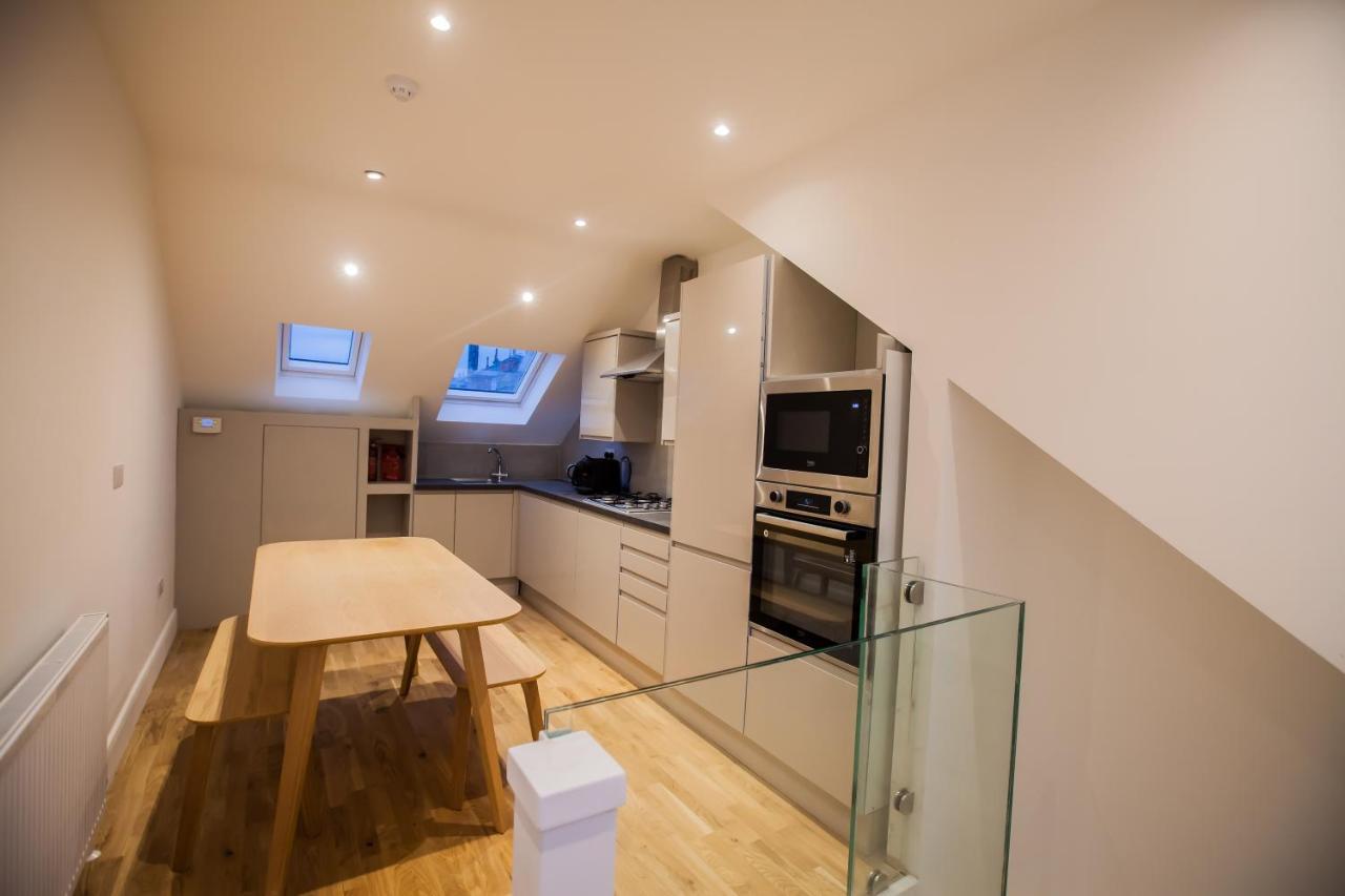 Luxury Fulham 3 Bedroom Garden House Apartment London