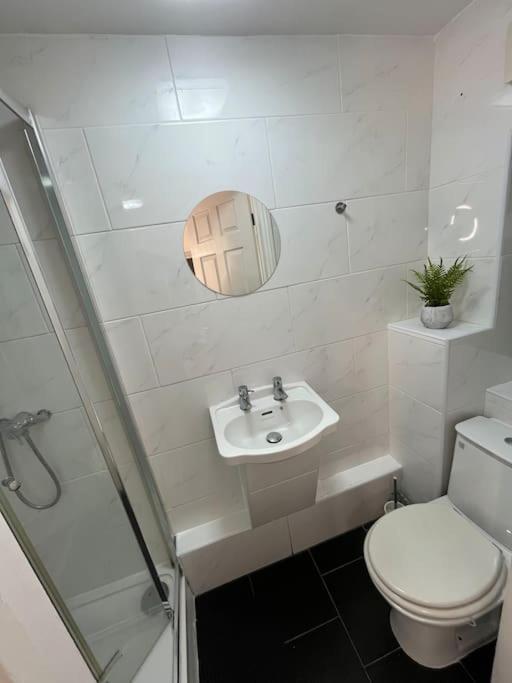 Leilighet Modern & Stylish Haven In Heart Of