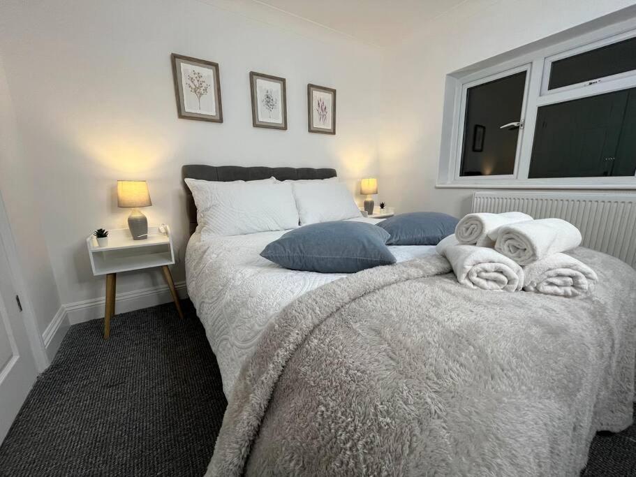 Modern & Stylish Haven In Heart Of Leilighet London