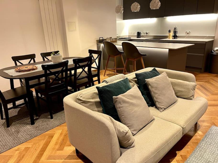 Apartment The Penthouse By Condokeeper