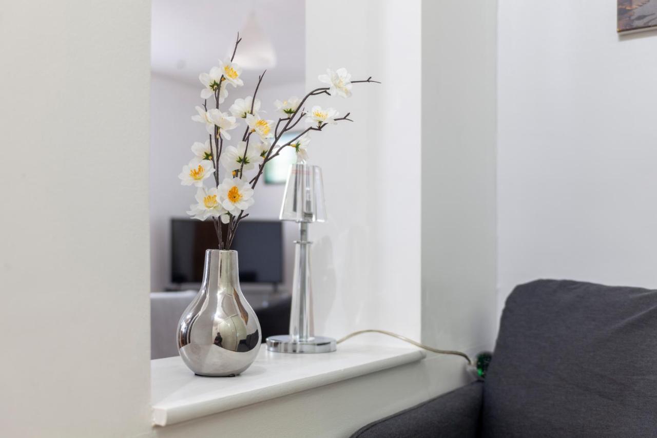 Amazing 1 Bedroom Apartment, Barons Court Apartment London