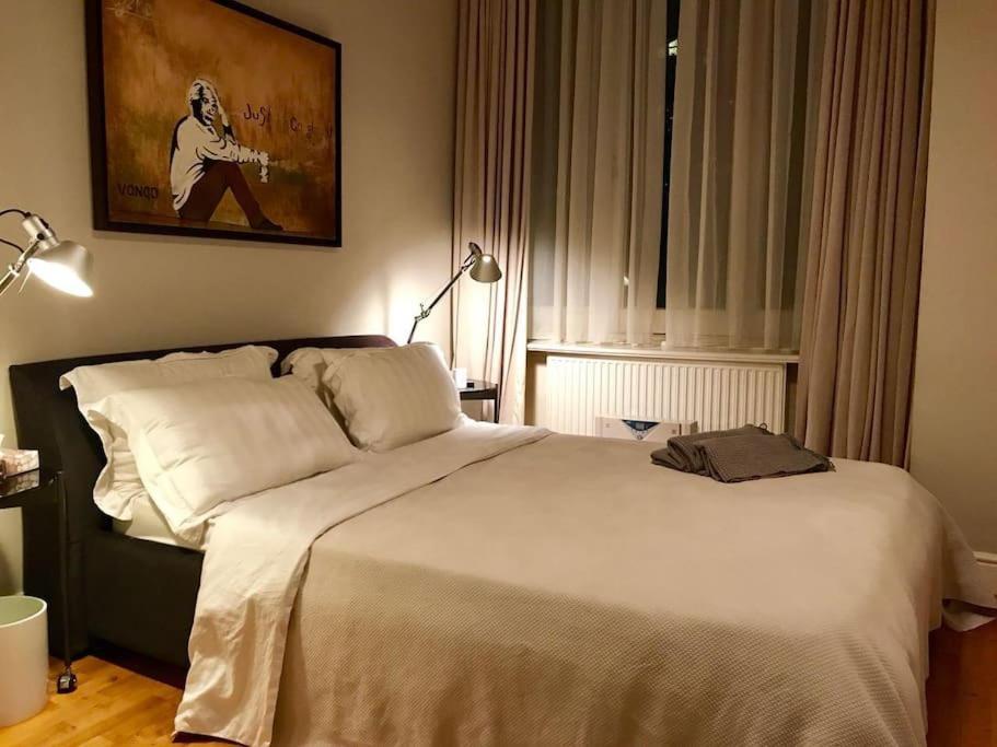 Stunning 2 Bed/2bath Flat In Heart Of Kensington Leilighet