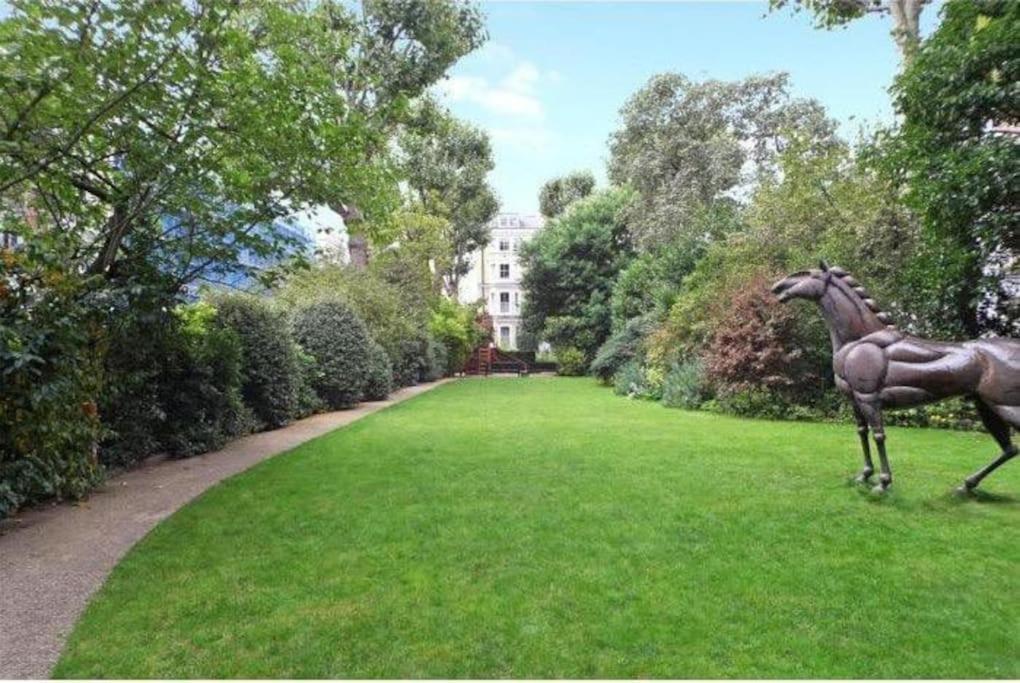Stunning 2 Bed/2bath Flat In Heart Of Kensington