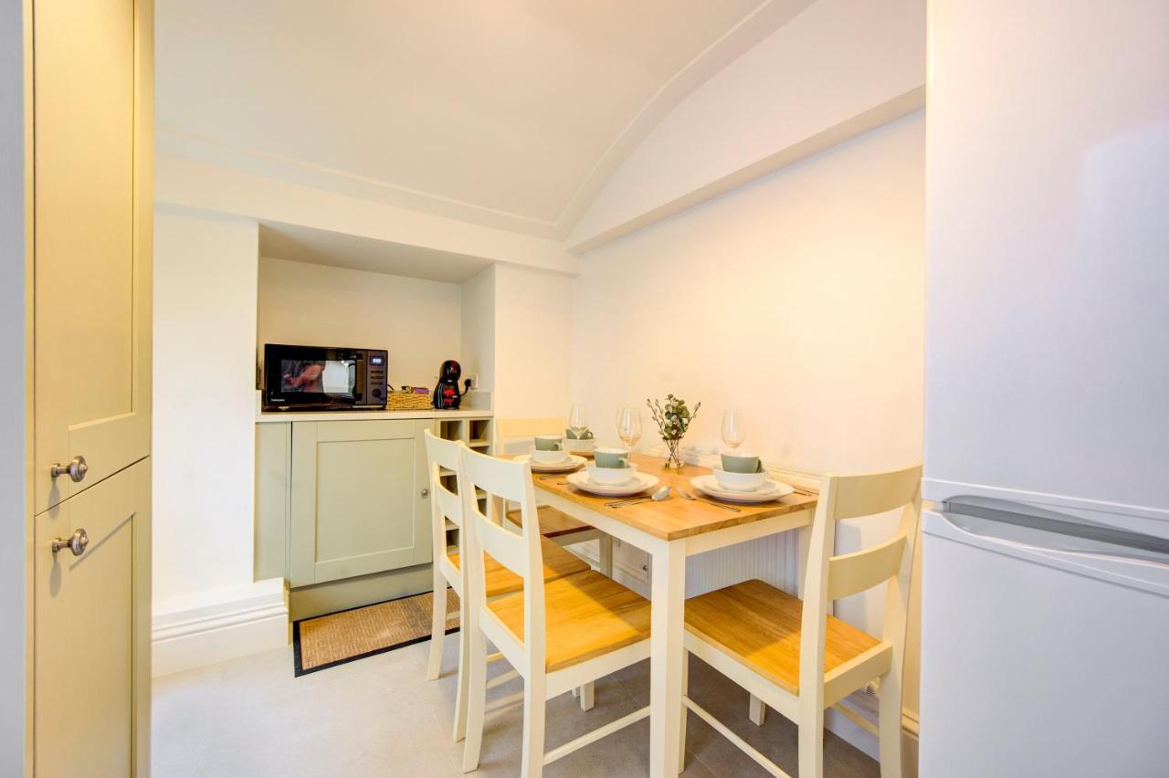 Little Venice Uk Bright & Stylish Garden Apartment