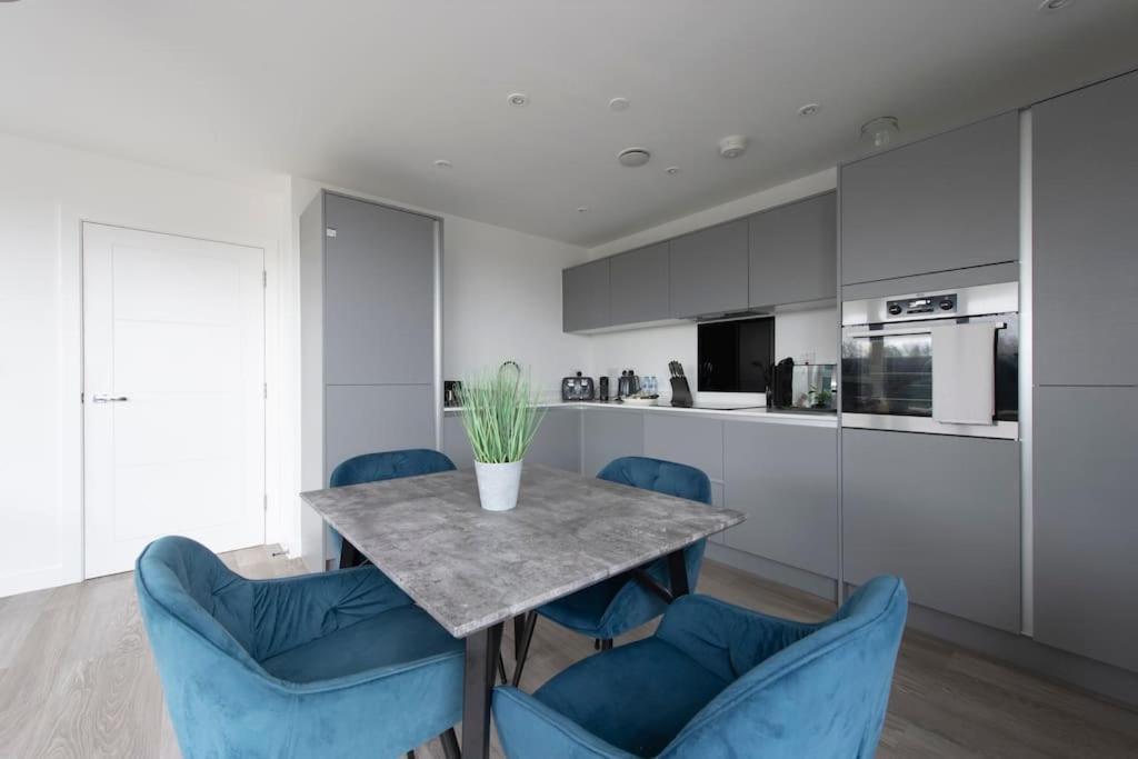 Finsbury Park Penthouse: Luxe Living *