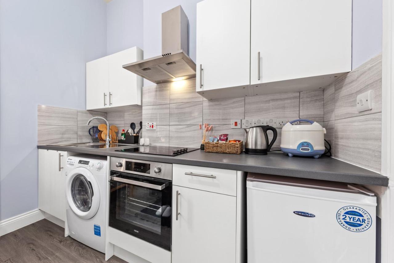 Apartment Olympia Kensington Studio London