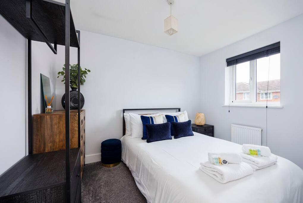 Stylish 3-bed East Contractors Parking Sleeps 5 Near Excel Holiday home *