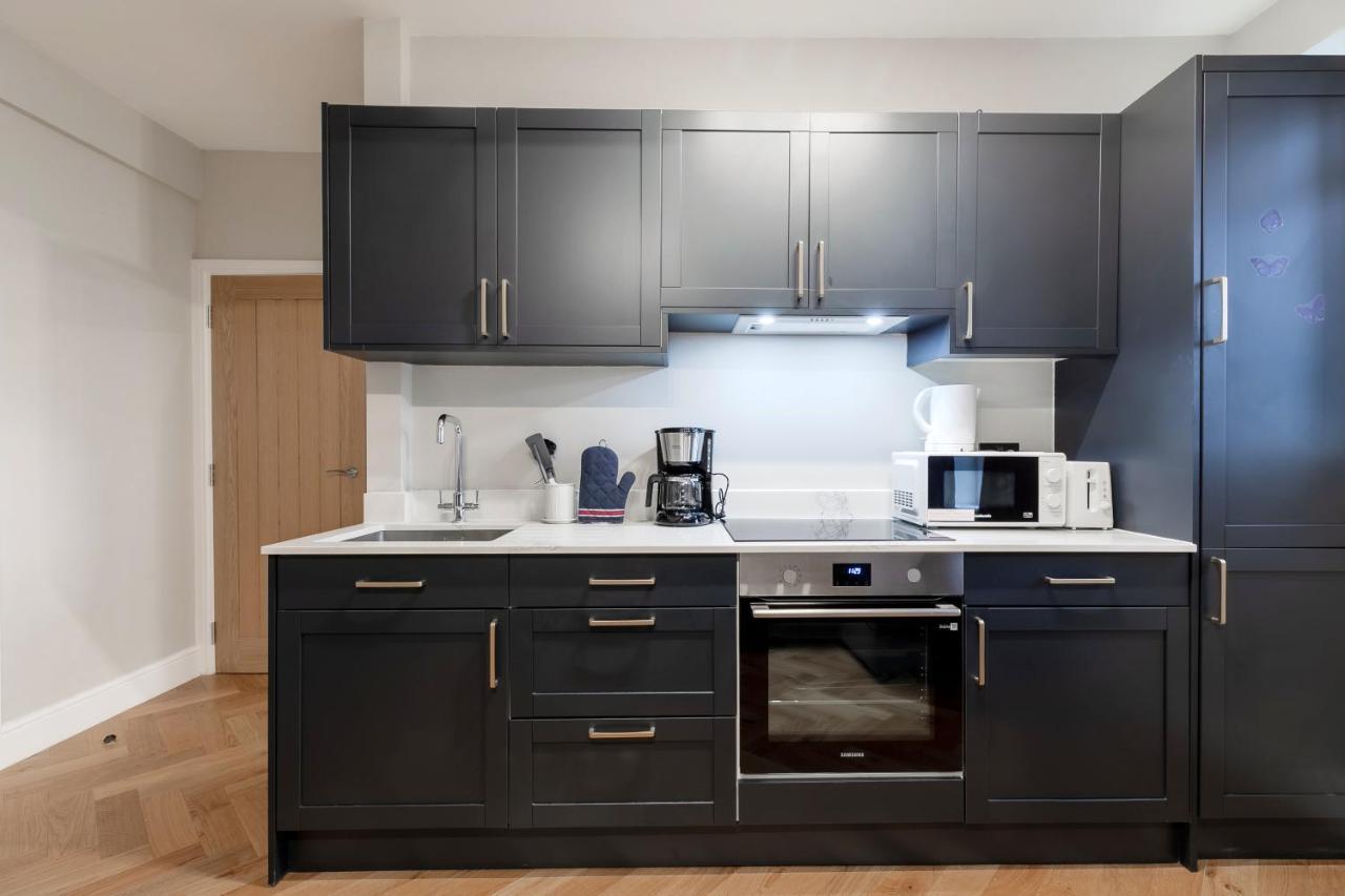 Bright Near Marble Arch And Hyde Park London