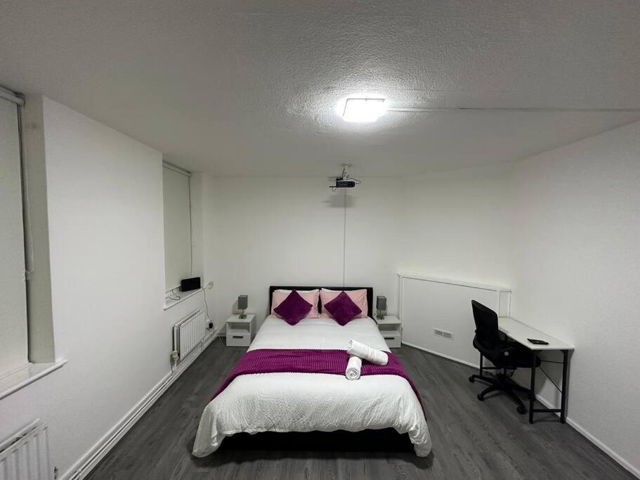 Super Double Bedroom Zone 1 * London