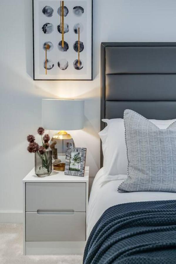 Sleek 2br Hideaway Balcony Near Westfield Apartment London