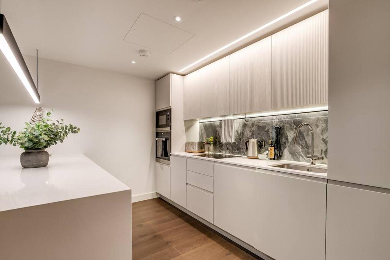 Apartment Sleek 2br Hideaway Balcony Near Westfield