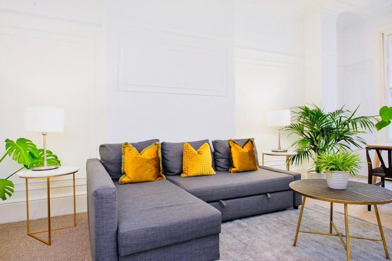 Spacious & Charming Garden Flat -zone 2- Great For Access * Londen