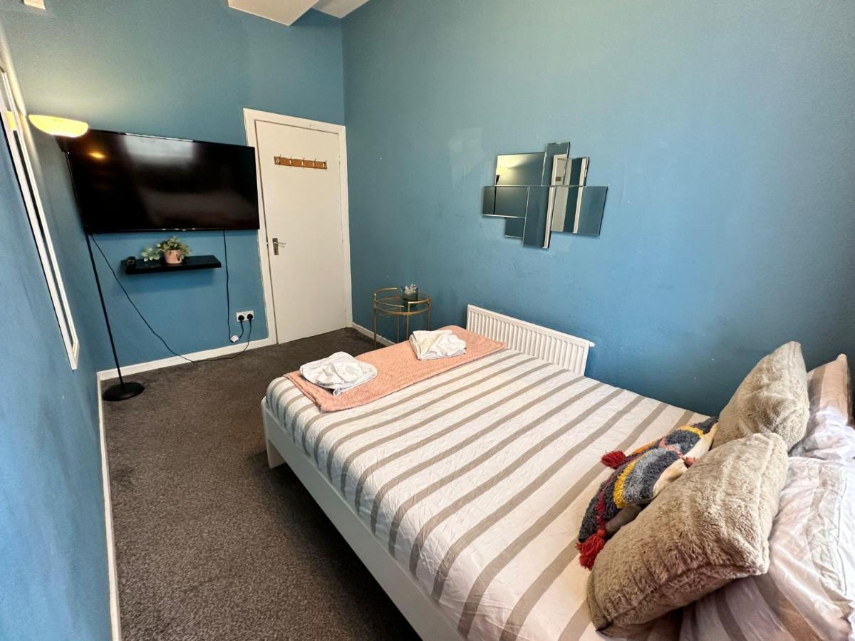 Apartment Budget 2-bedroom In *
