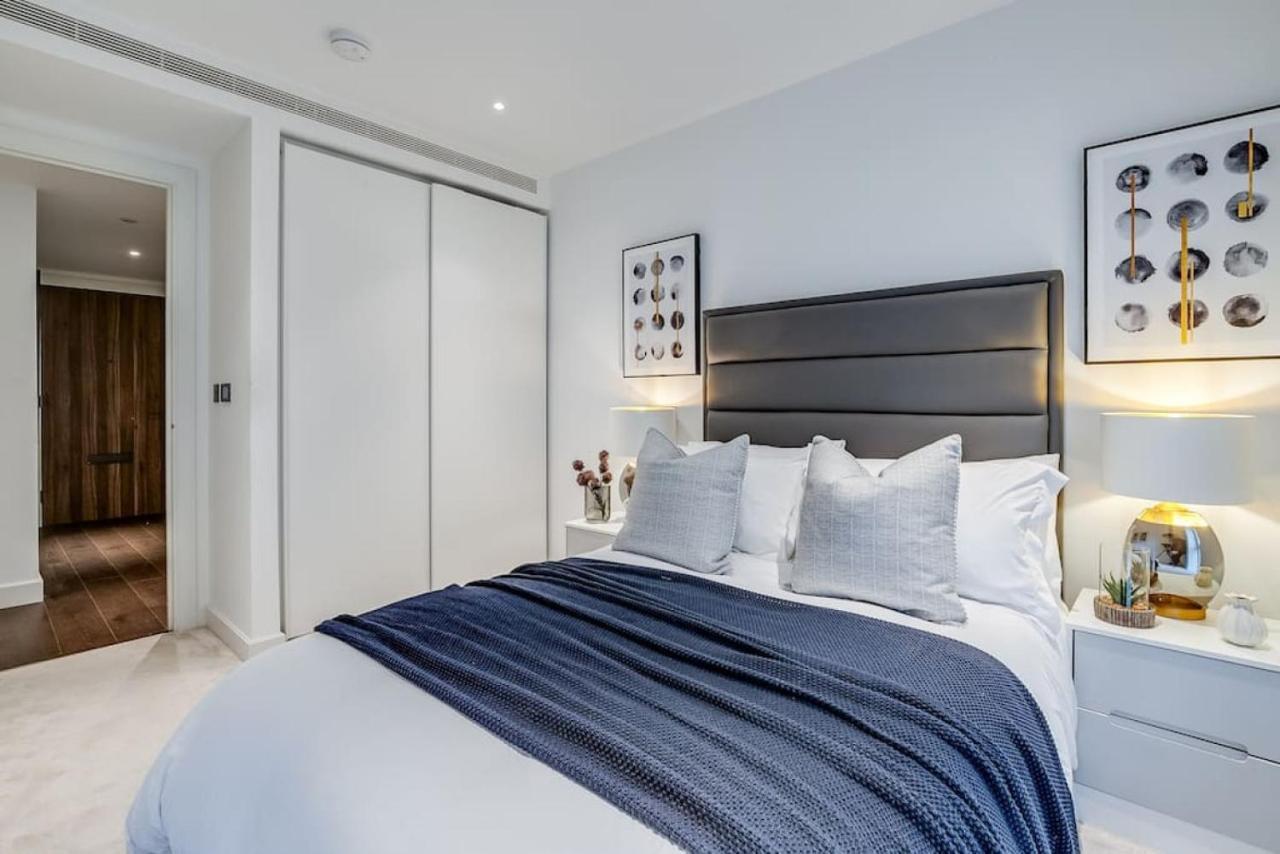 Sleek 2br Hideaway Balcony Near Westfield Apartment
