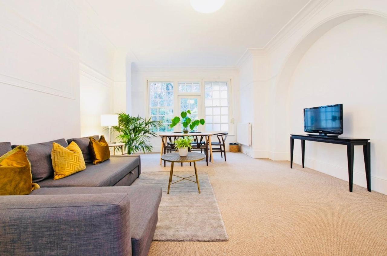 Spacious & Charming Garden Flat -zone 2- Great For Access Apartment *