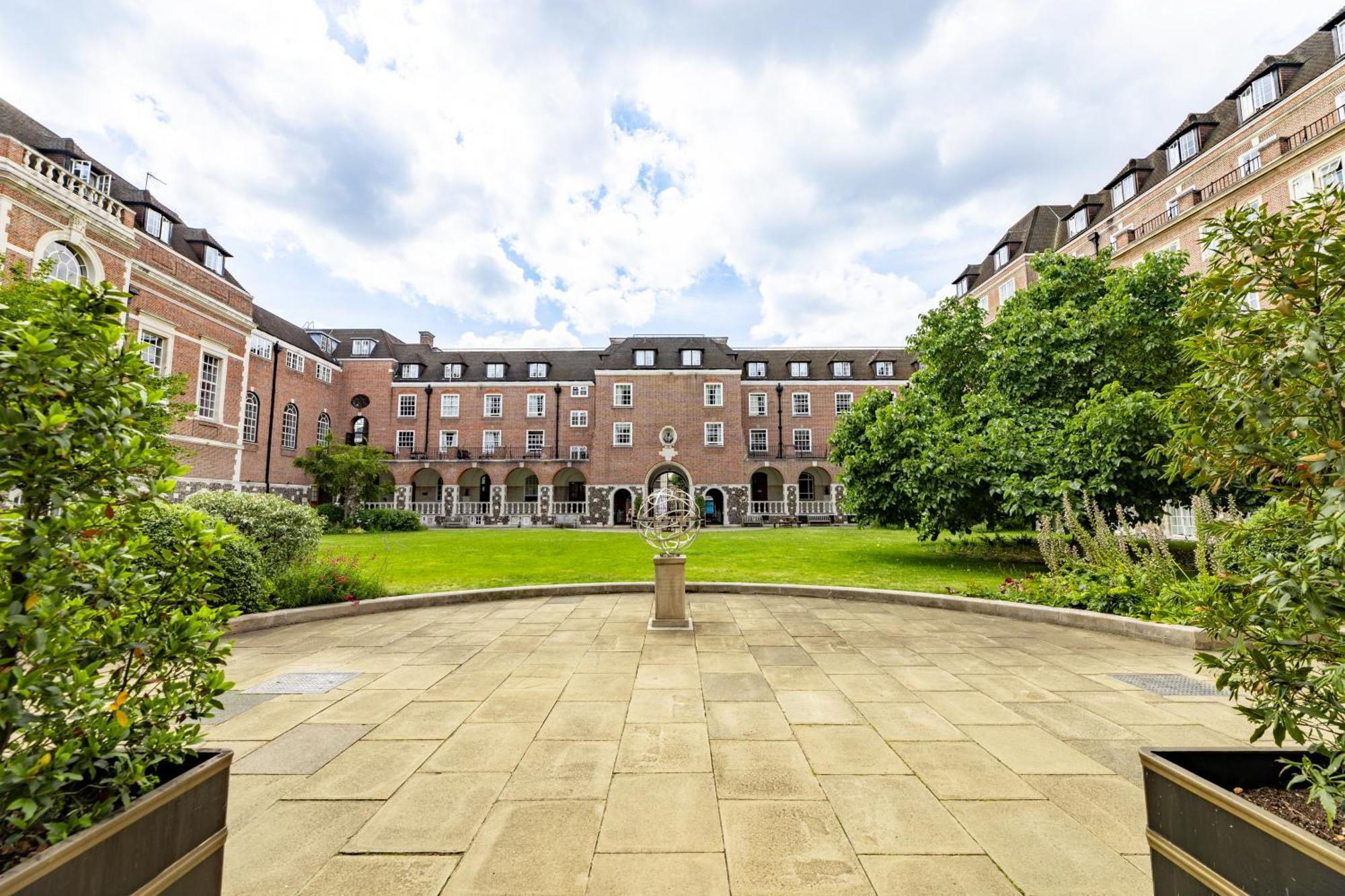 The Goodenough Hotel 4*