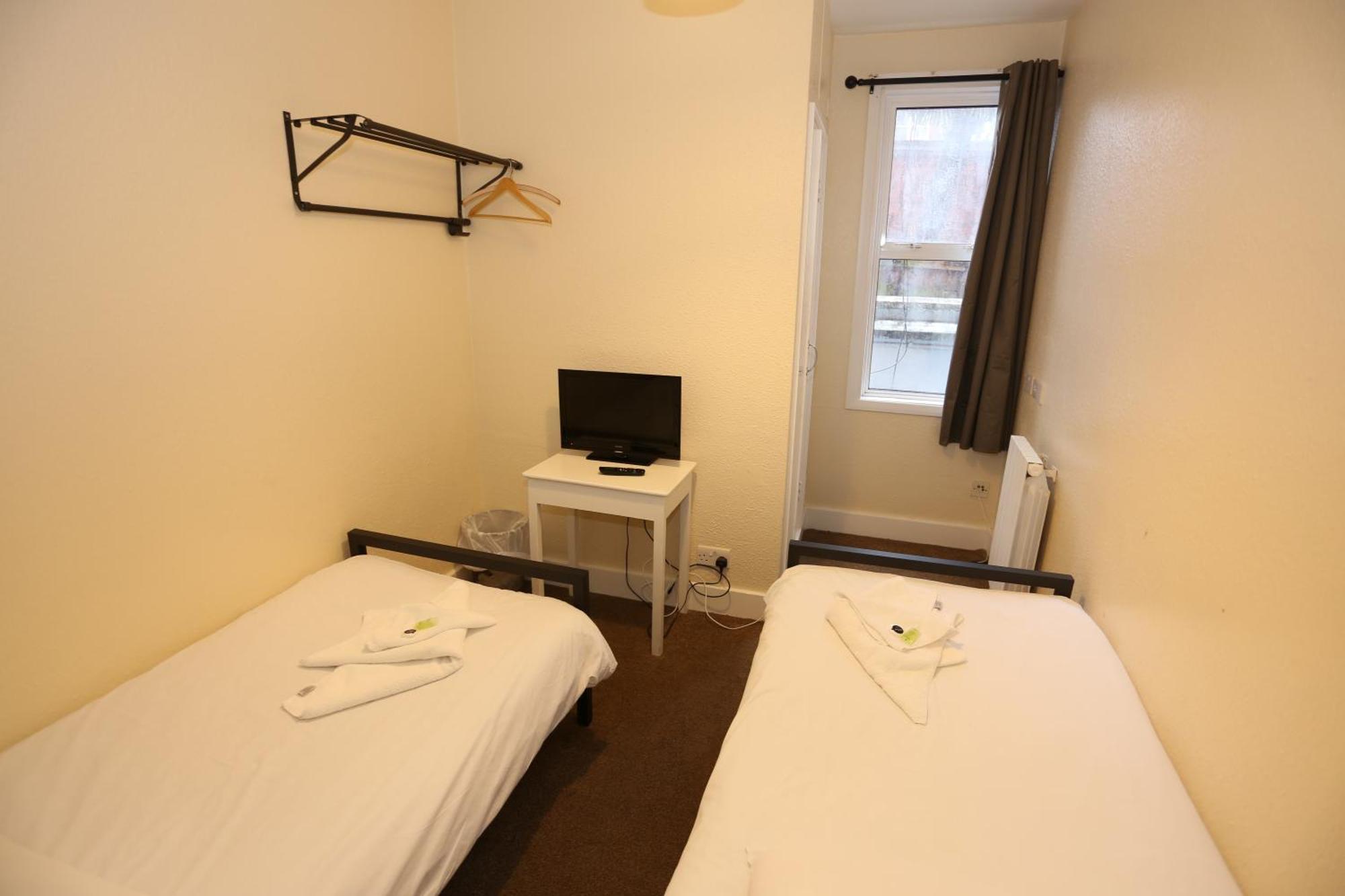 Charlie Hotel 2*