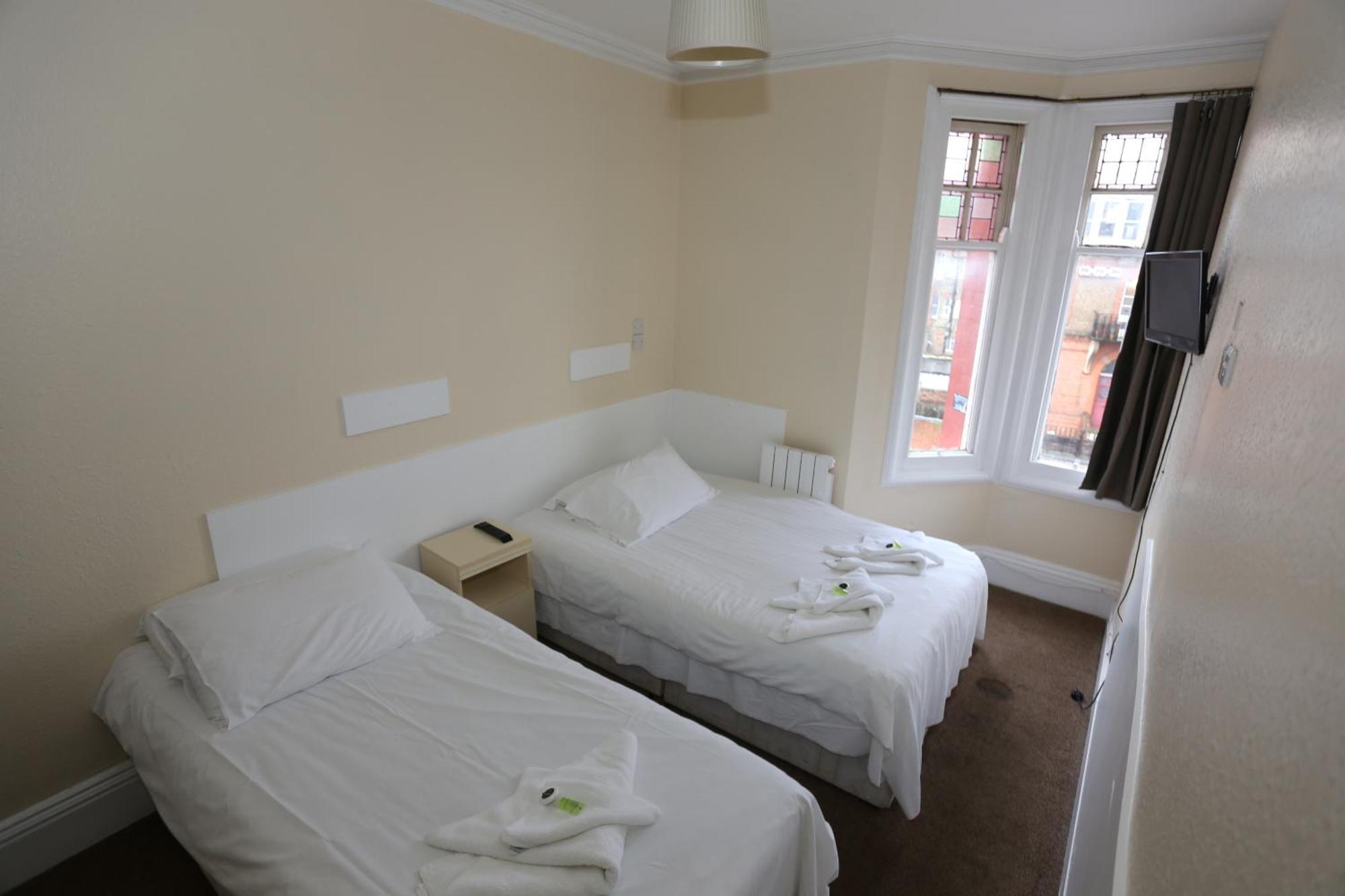 Charlie Hotel 2*