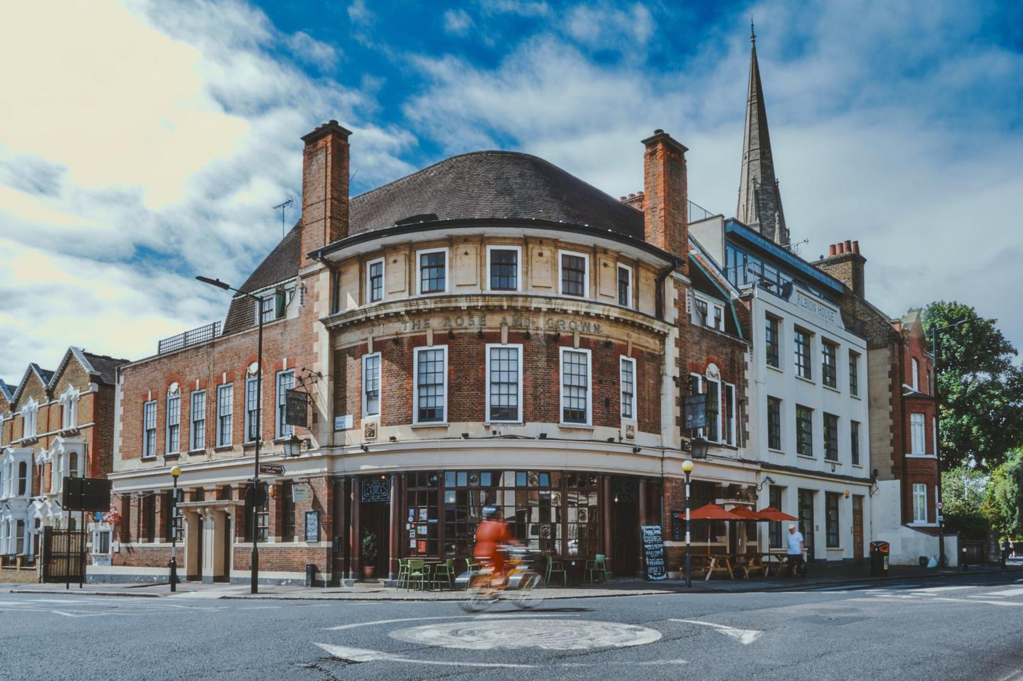 Rose And Crown Stoke Newington London