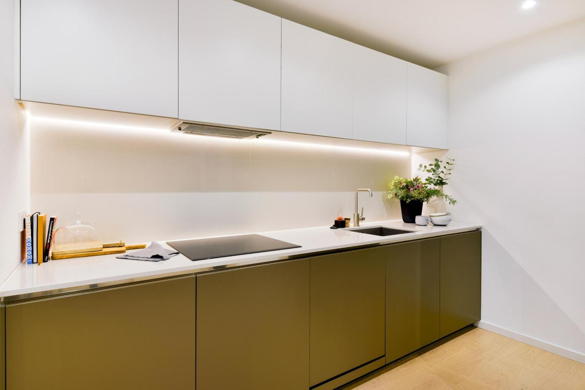 Clapham South 1 Apartment *