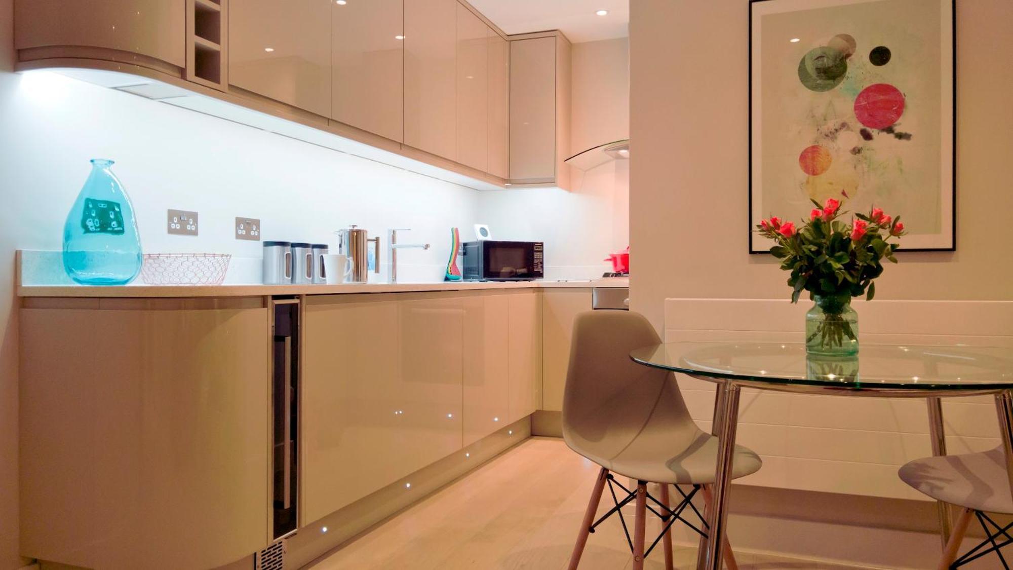 Madison Hill - Fernlea Garden 8 - One Bedroom Leilighet London