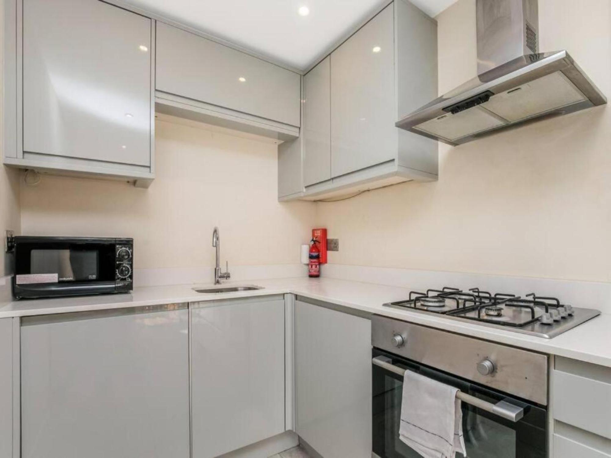 Pass The Keys Ealing Queen Of The Suburbs 2bd Appartement *