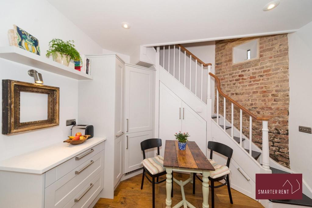 The Gazebo Villa London
