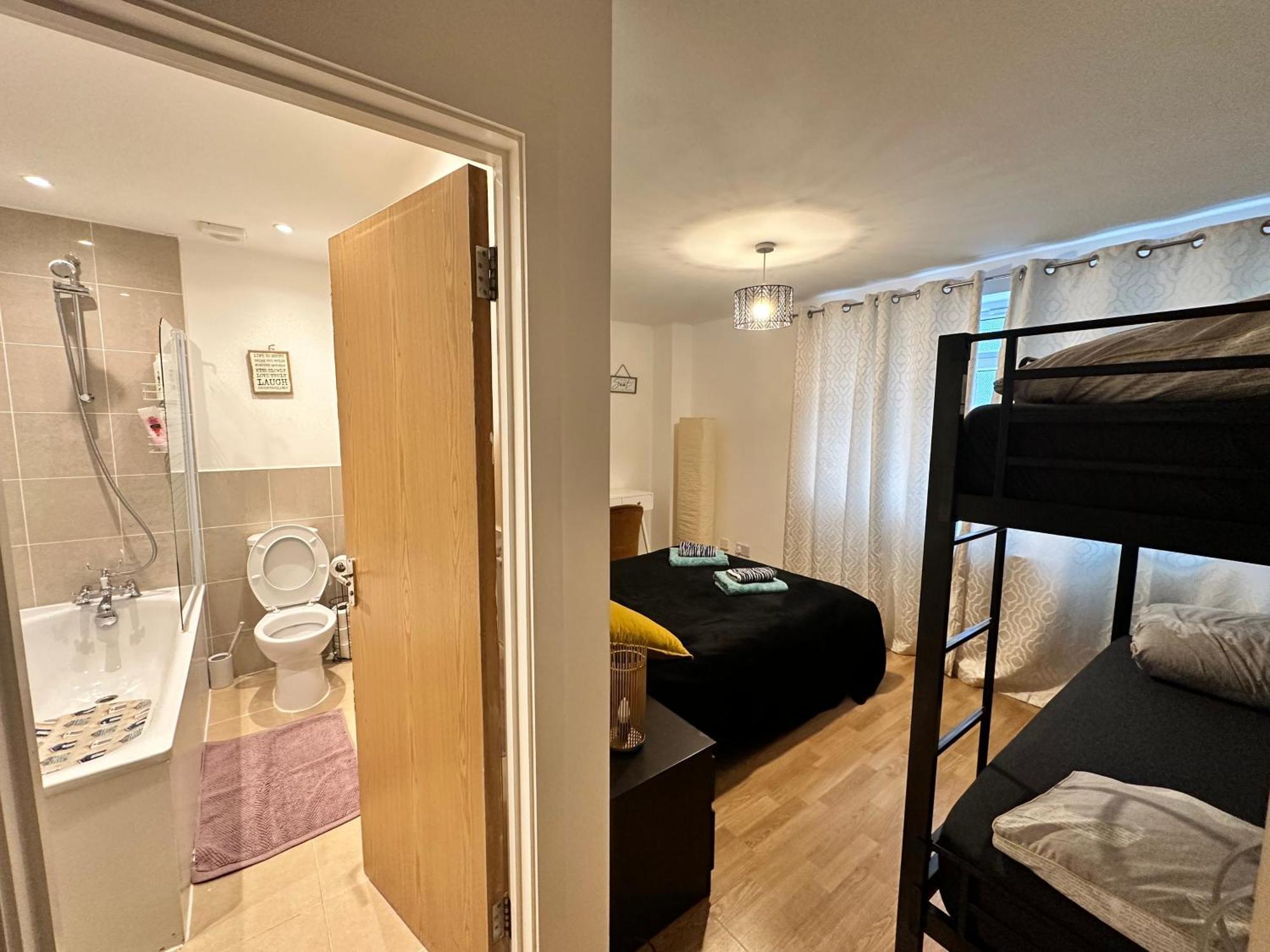 Bermondsey Apartment *