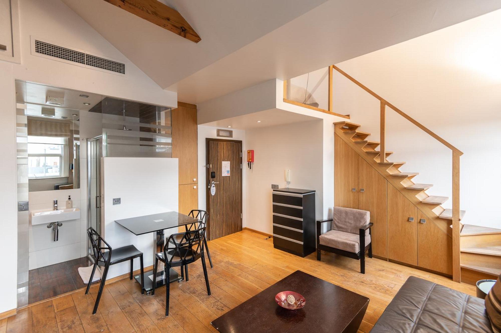 Space 4* London