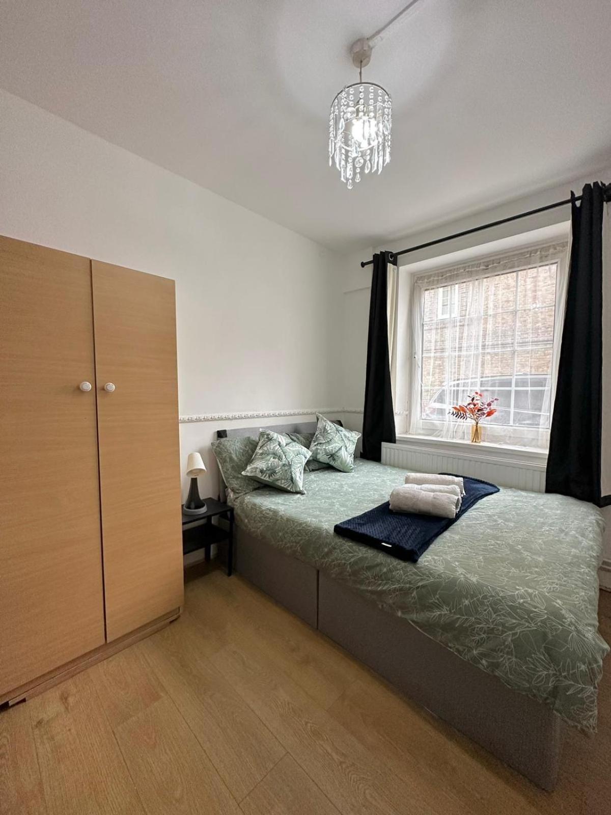 2 Bedroom Flat, 2 Minutes Walk To Bethnalgreen Station, Apartment London