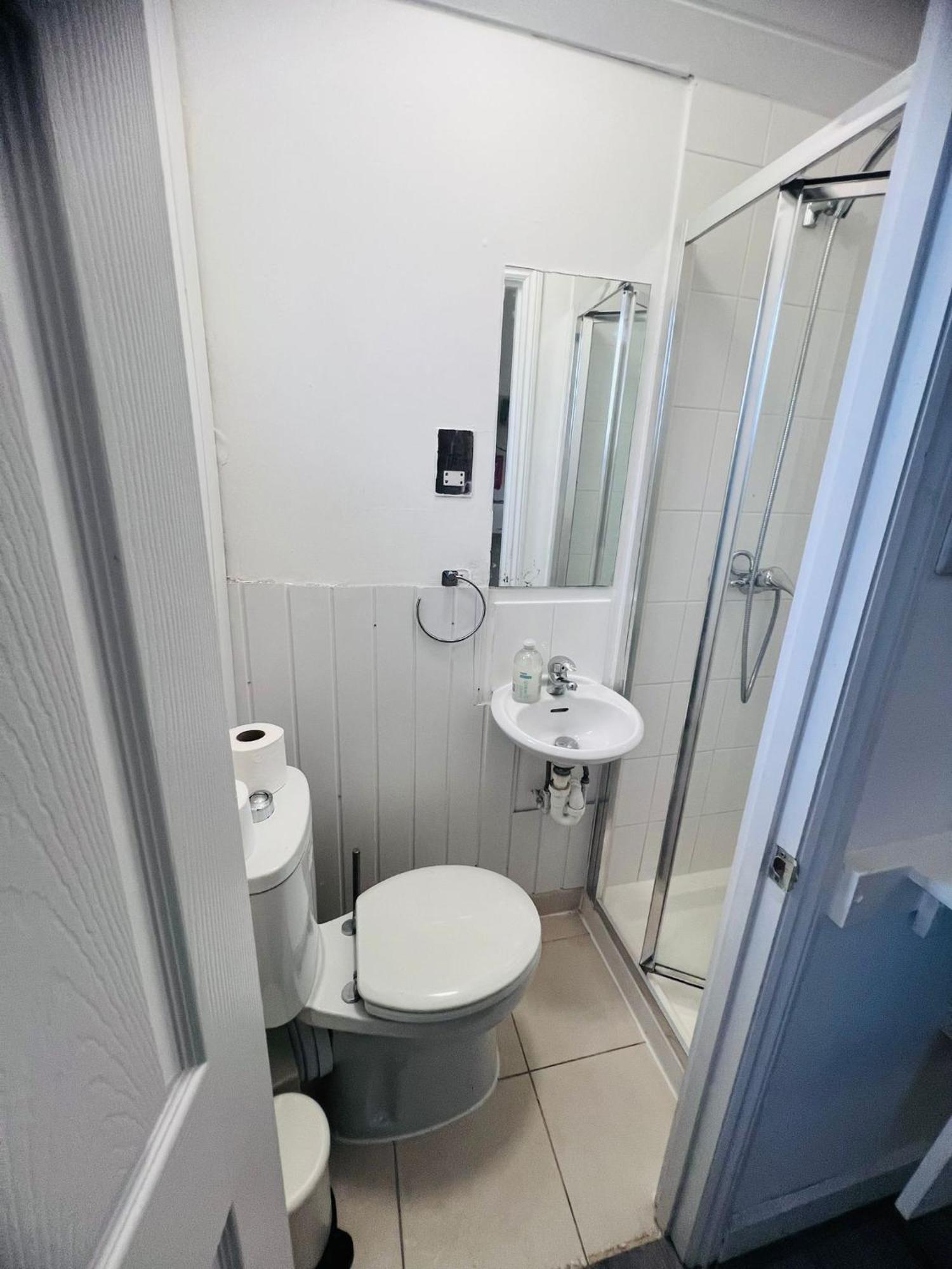 F19- Bright Studio For 1 Near Paddington Londen