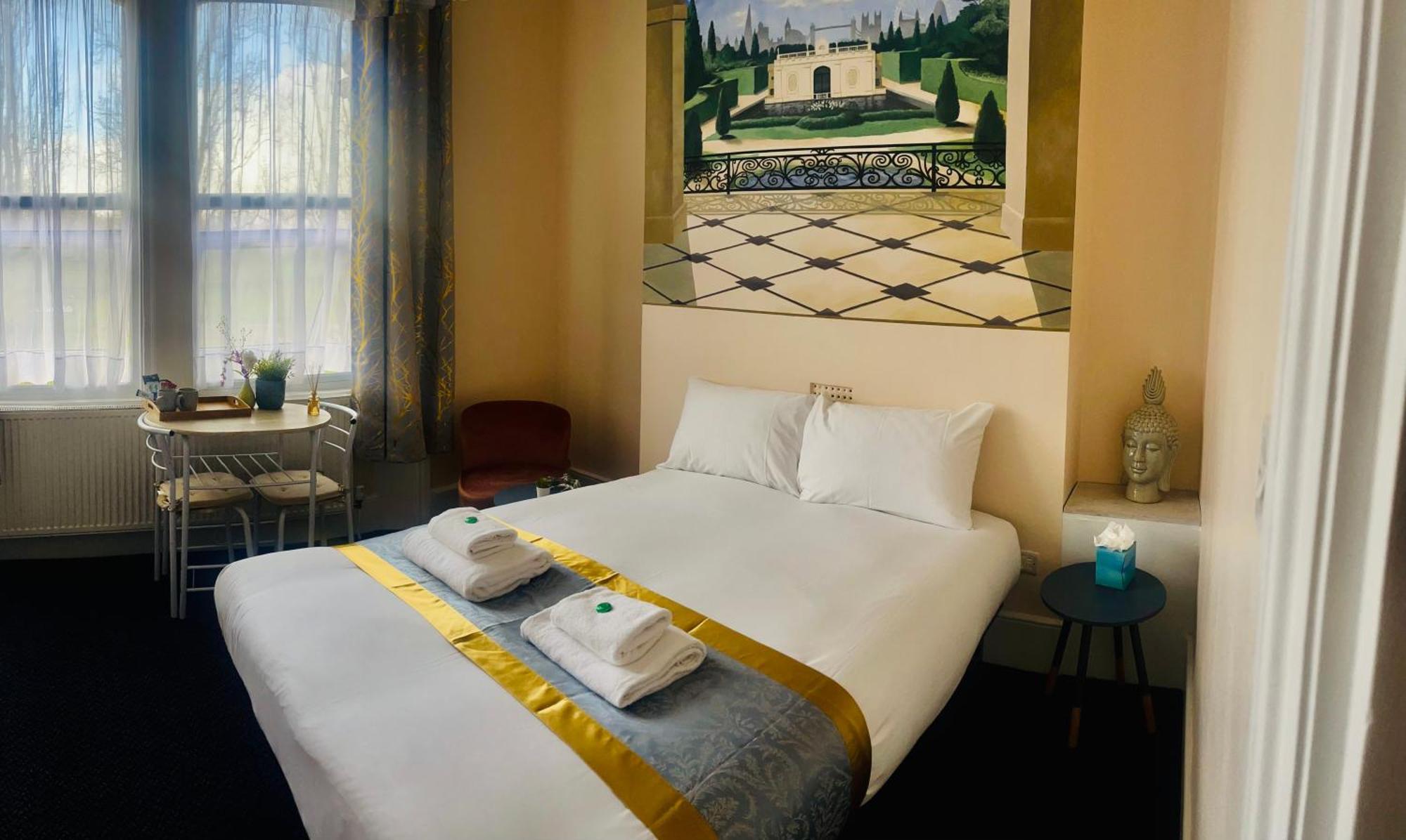 Hotel United London
