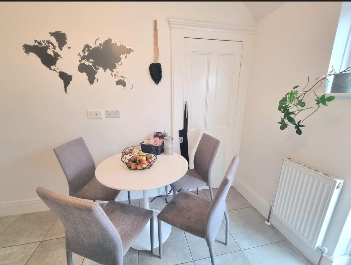 Stylish 2-bed Flat, Quick Access To Sights Apartamento Londres