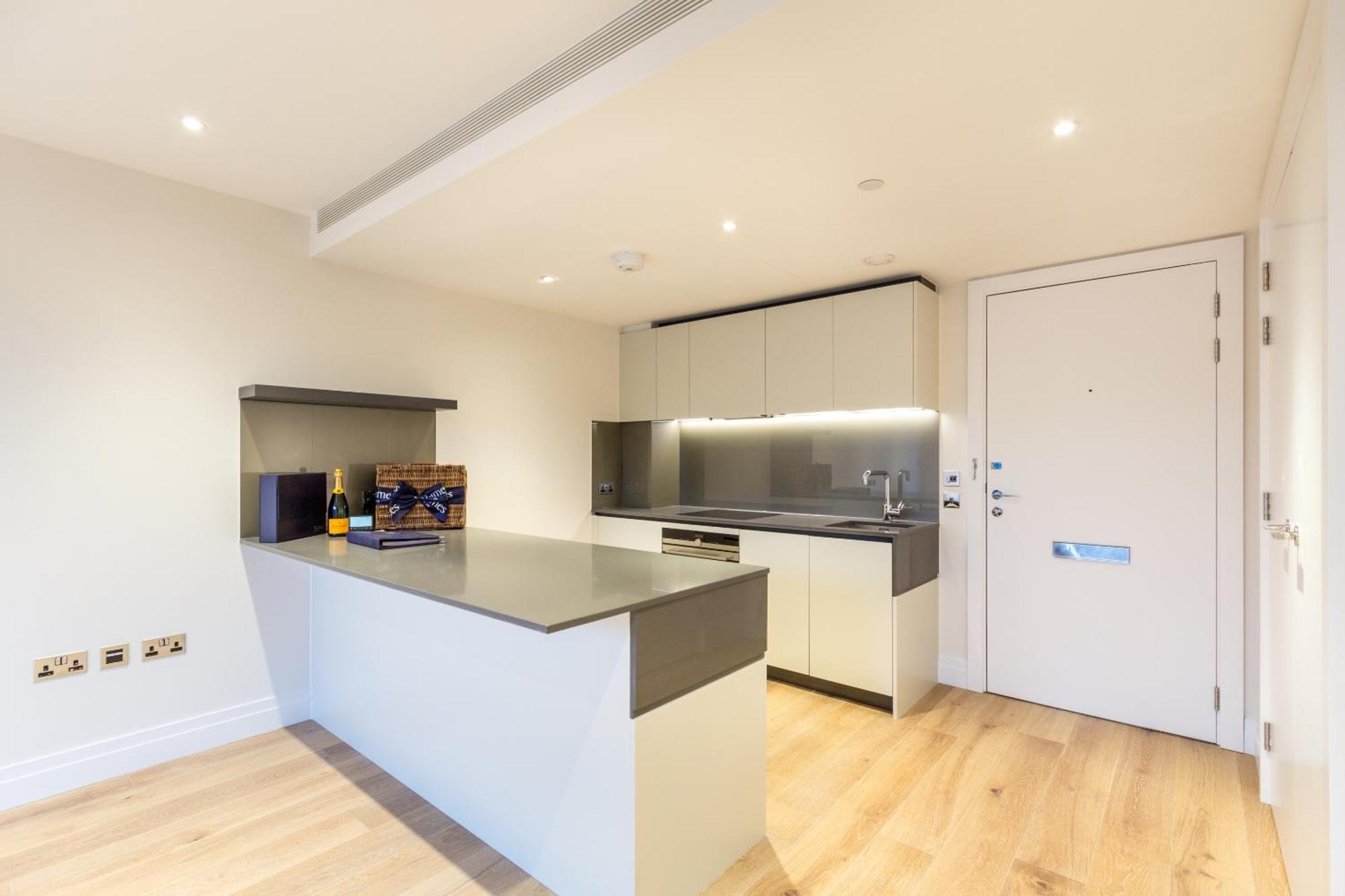 1 Bed Flat In Vauxhall Next To Battersea * London