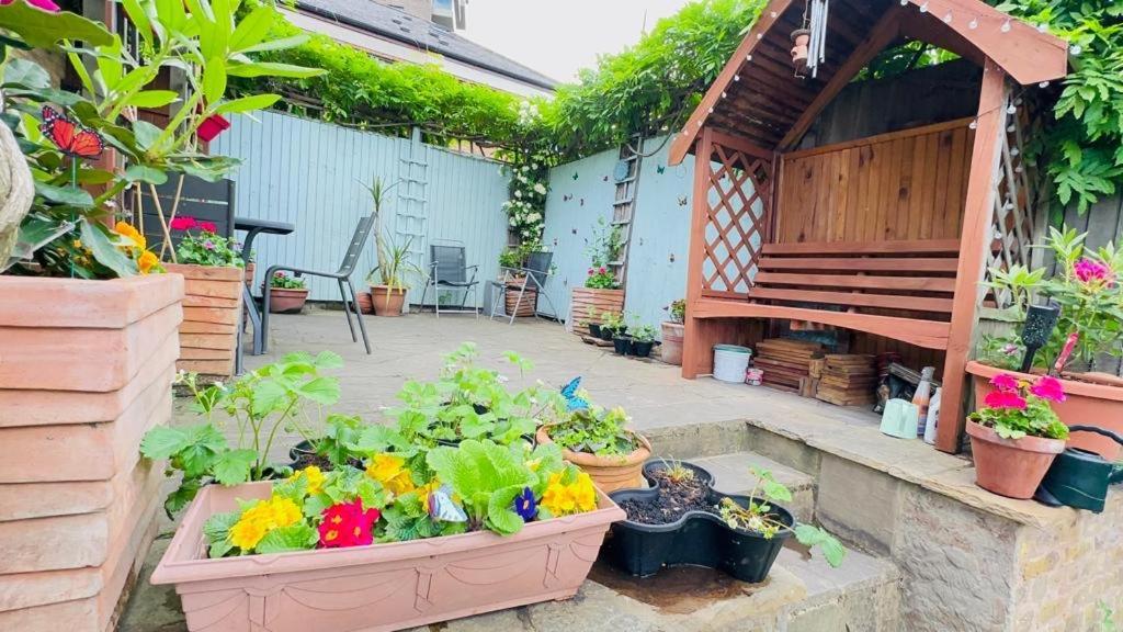 Apartment Amazing Location - Of London- 2 Bedroom Stunning Canal View House With Private Garden,parking & Balcony London