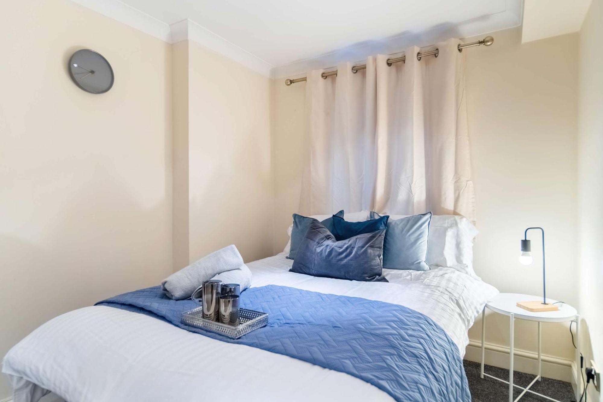 Feriehus Chic 3-bed Mews Townhouse St John's Wood With Free Wifi London
