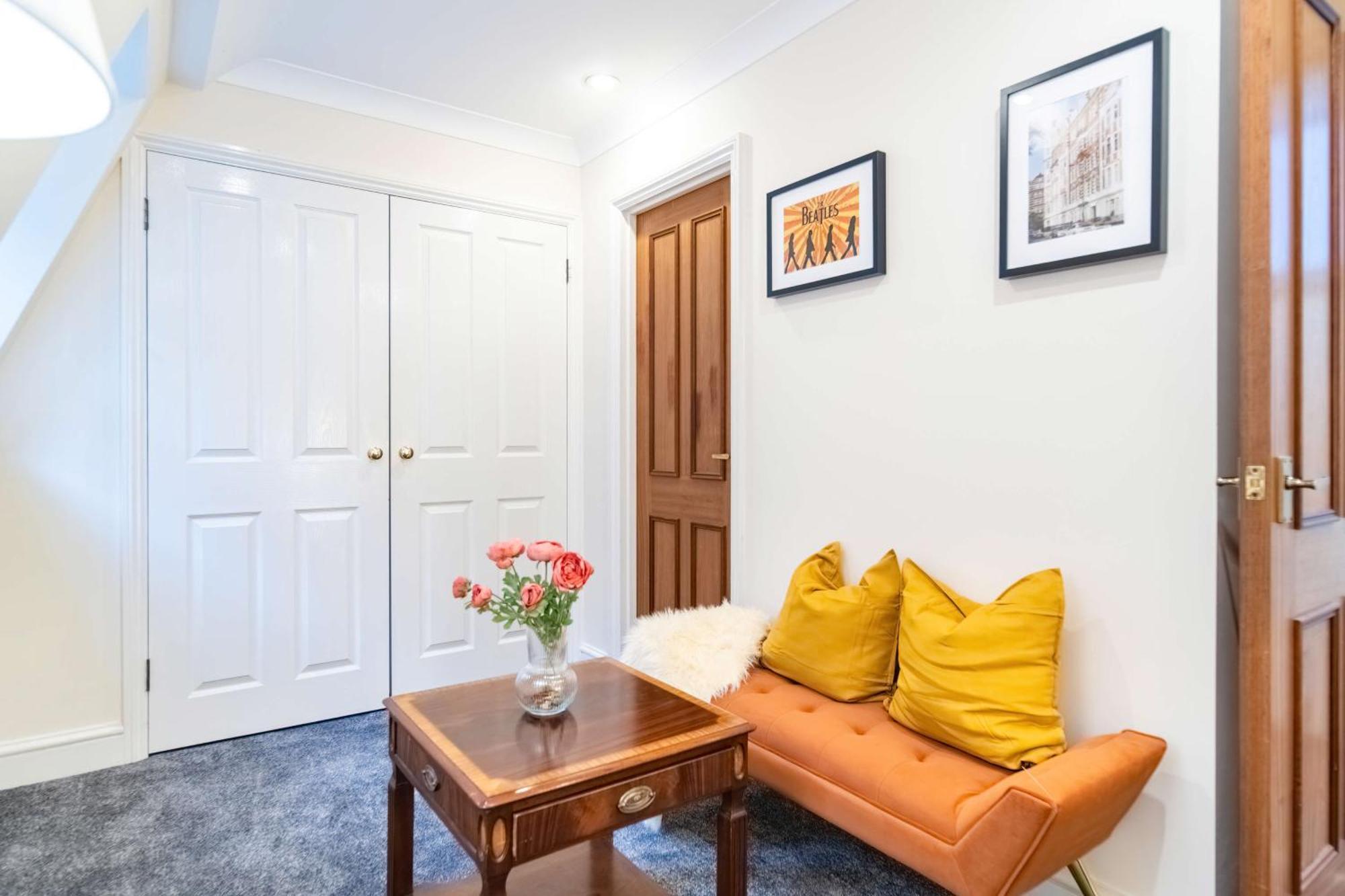 Chic 3-bed Mews Townhouse St John's Wood With Free Wifi Feriehus