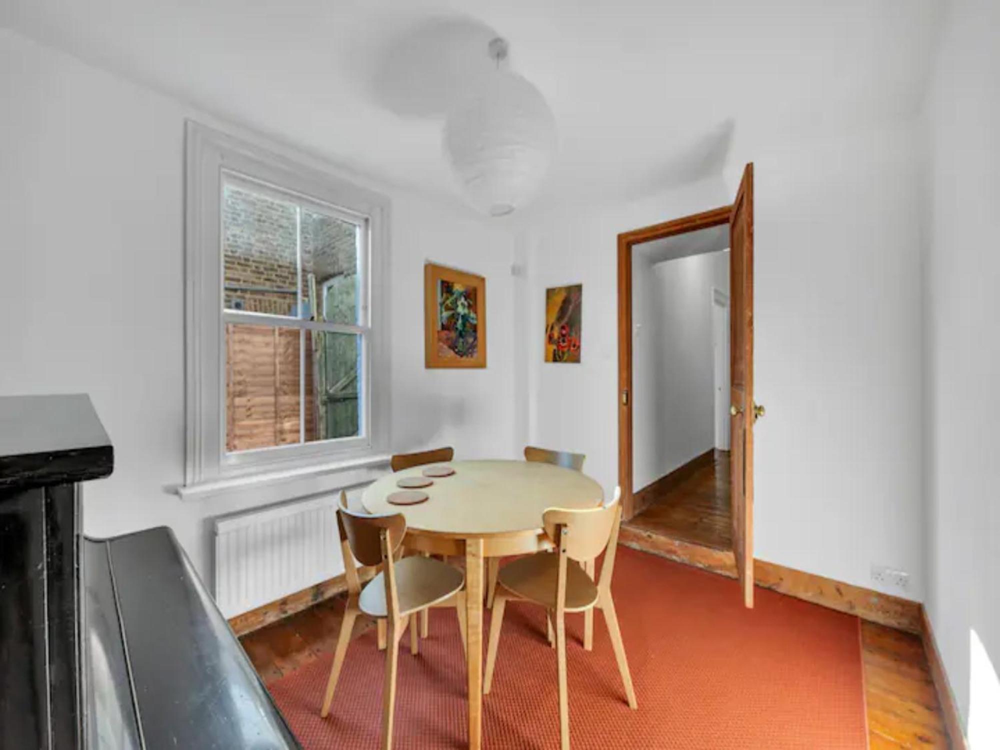 Vakantiehuis Pass The Keys Charming Victorian 2 Bed House With Artistic Flair In Acton Ideal For Families And Groups Excellent Transport Links