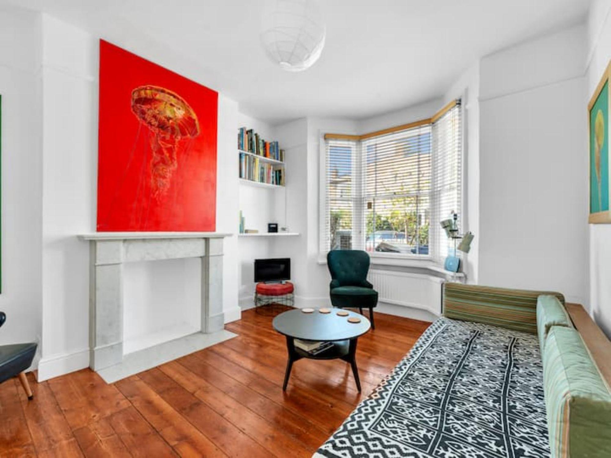 Pass The Keys Charming Victorian 2 Bed House With Artistic Flair In Acton Ideal For Families And Groups Excellent Transport Links Vakantiehuis *