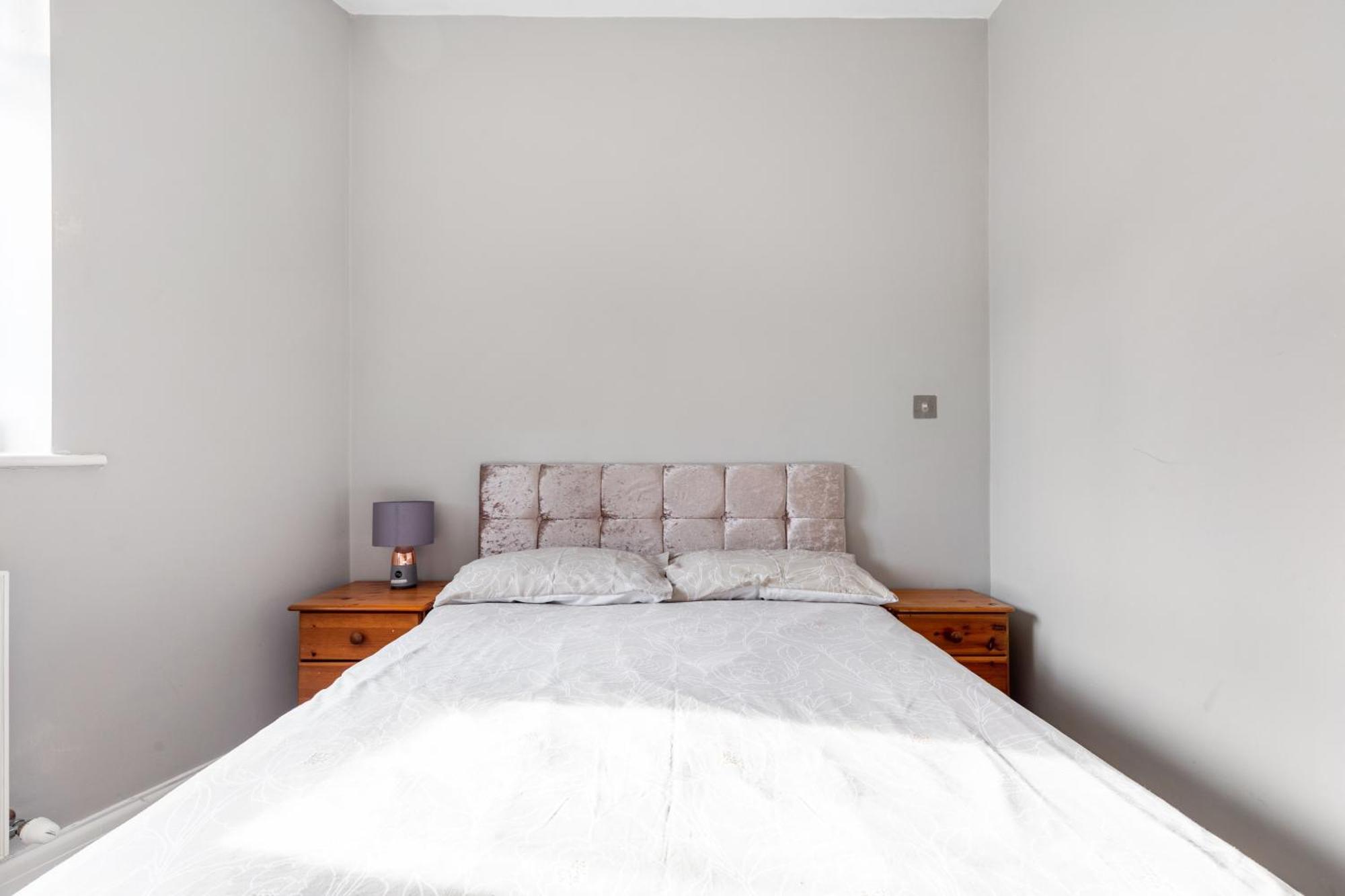 Appartement Spacious 2 Bed 2 Bath With Free Parking For 2 Cars And Underground Station Zone 2 For Quick Access To Up To 10 Guests *