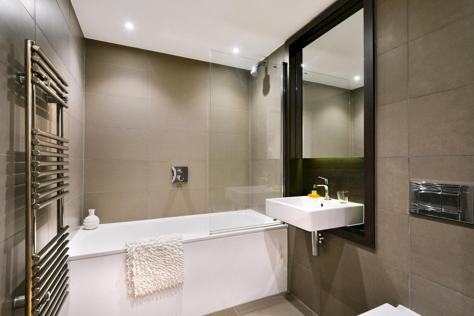 Clapham South 1 * London