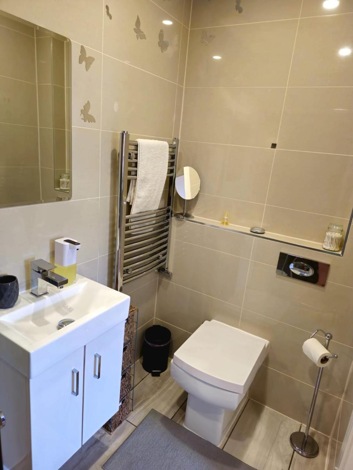 Chanel Ensuite Double Privatunterkunft London
