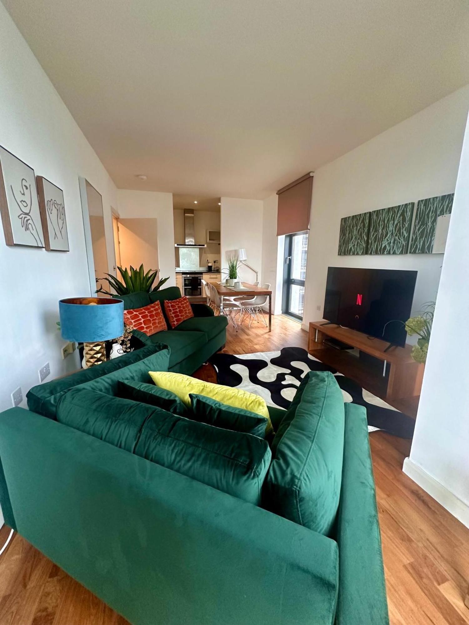 New Two Bedroom With Balcony * London