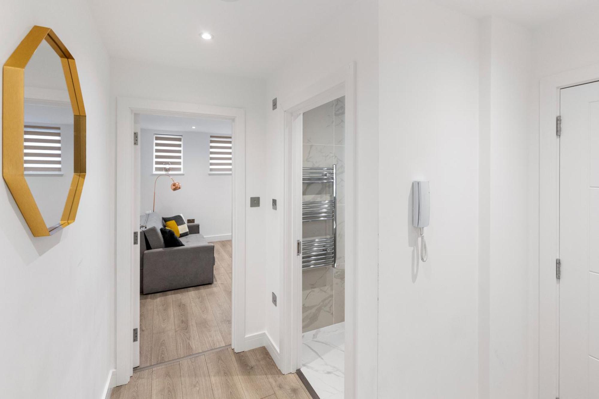 Apartment Luxurious 2 Bedroom - - Location