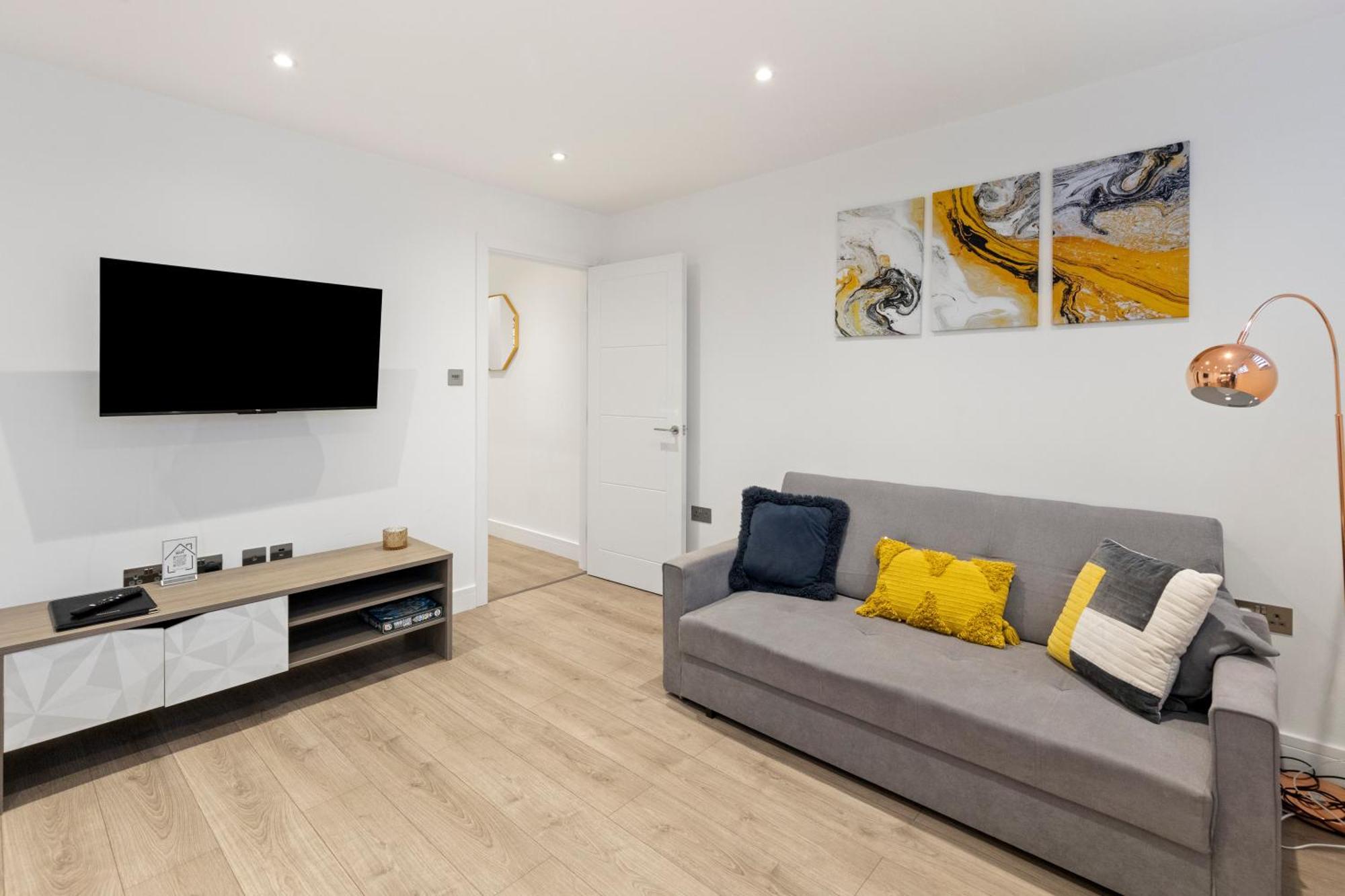 Apartment Luxurious 2 Bedroom - - Location London
