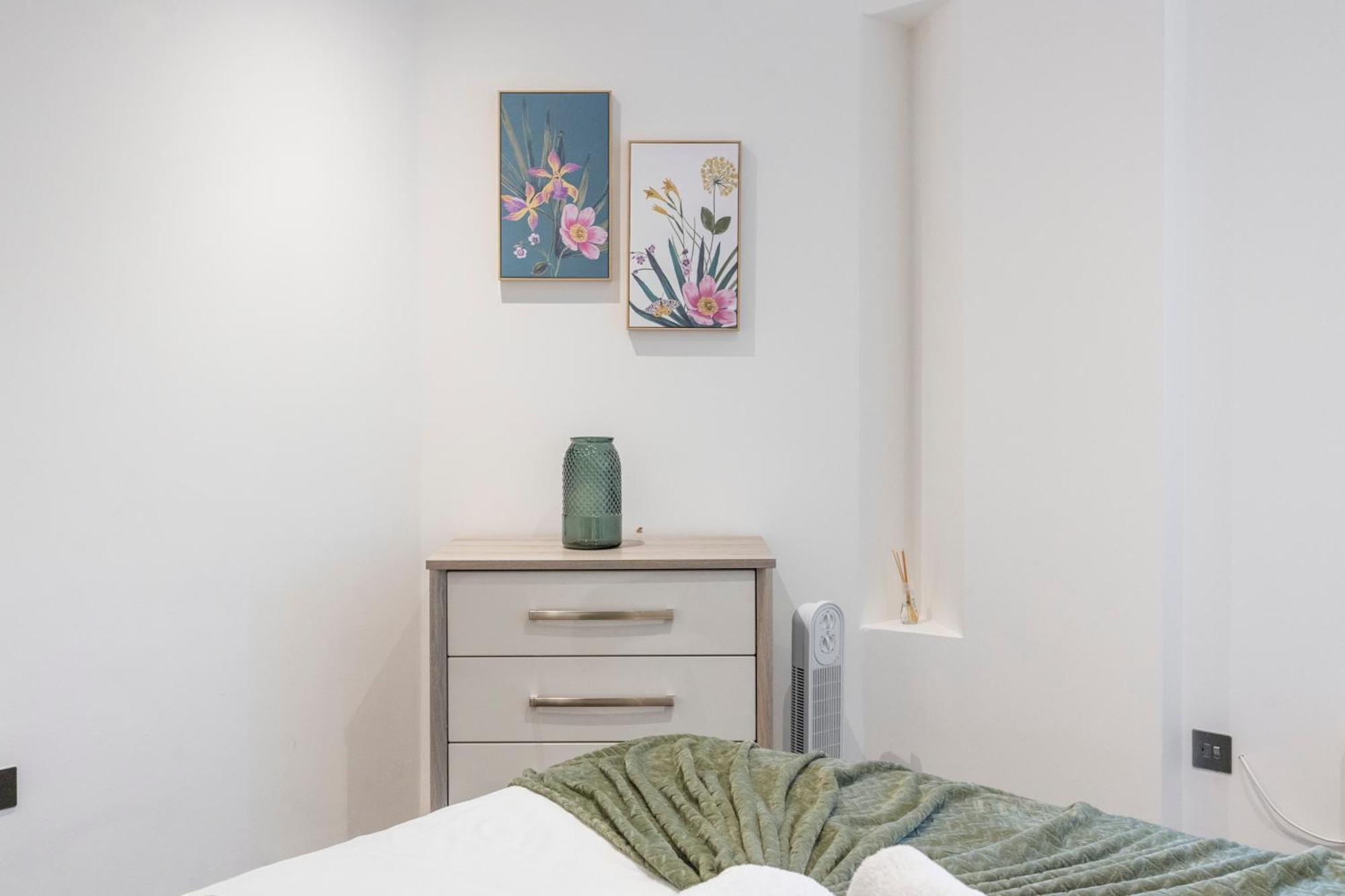 Apartment Bright And Spacious - Excellent Location *