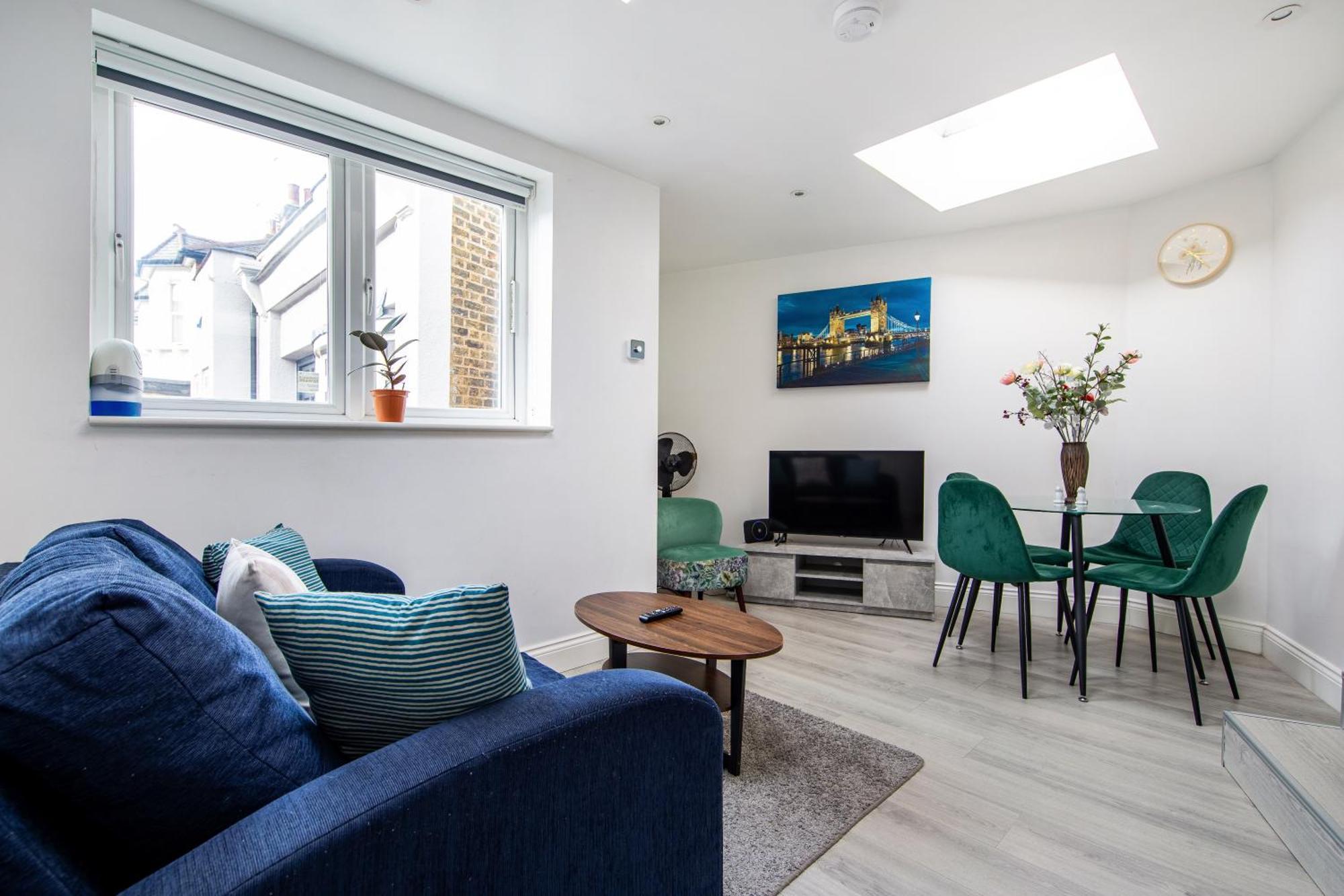 Cosy Underground Oasis: Gateway *