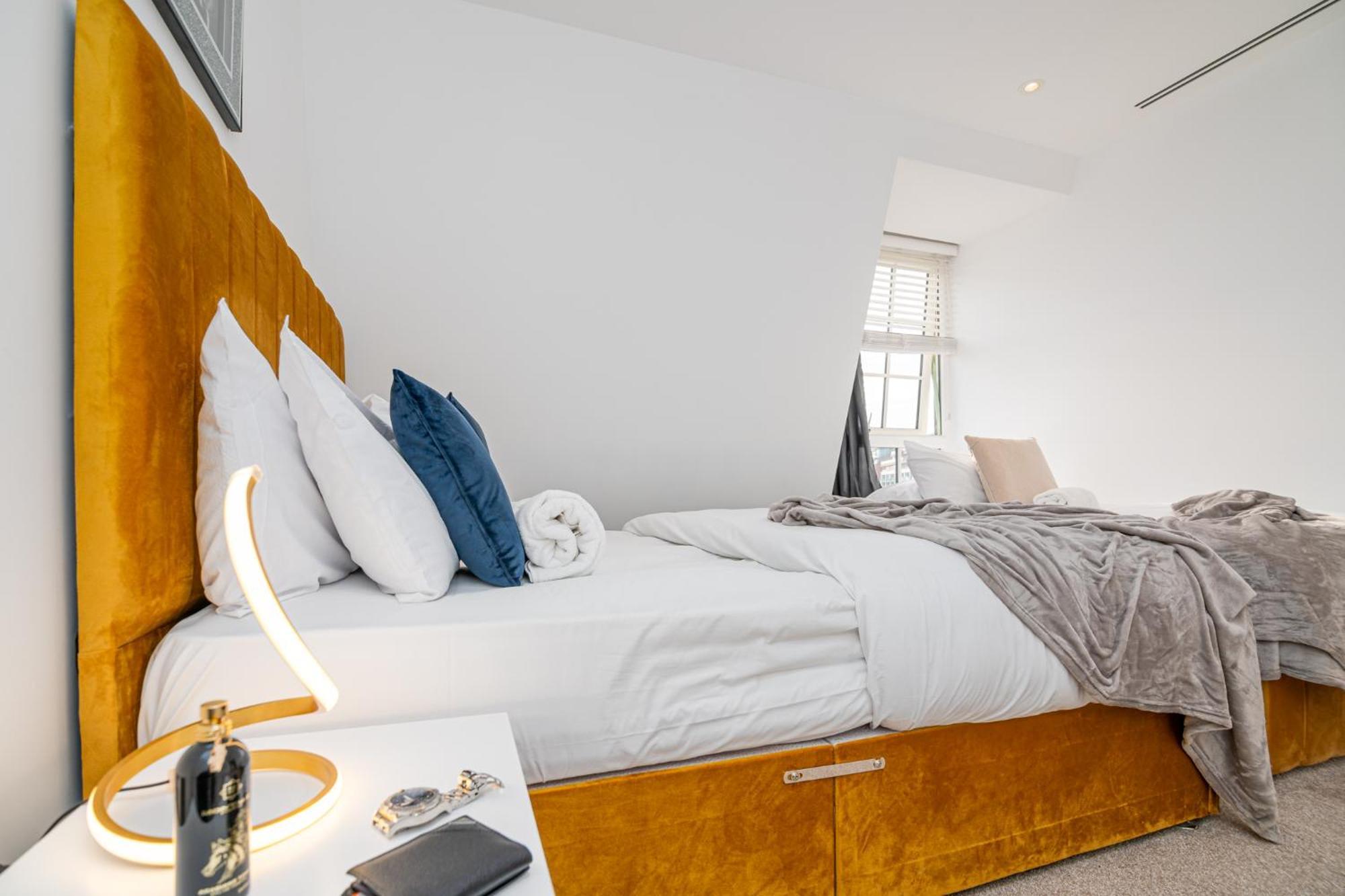 Stunning 1-bedroom Penthouse In Marble Arch 72 *